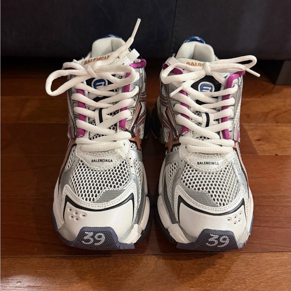 Balenciaga Runners - Picture 3 of 5
